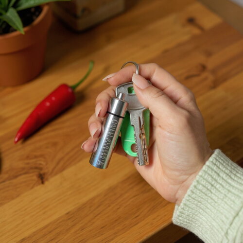 Chili Schlüsselanhänger silber mit Jolokia – extra scharf